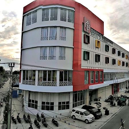 Grand Indobaru Hotel Selatpanjang Eksteriør bilde